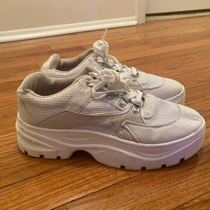 •white platform shoes•